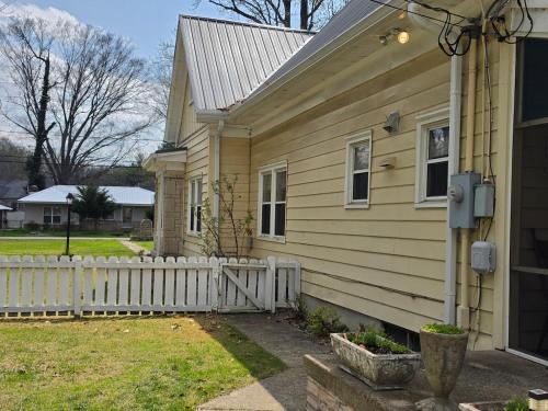 Derby Dreams Modern Convenience Meets County Charm in Clarksville (IN)