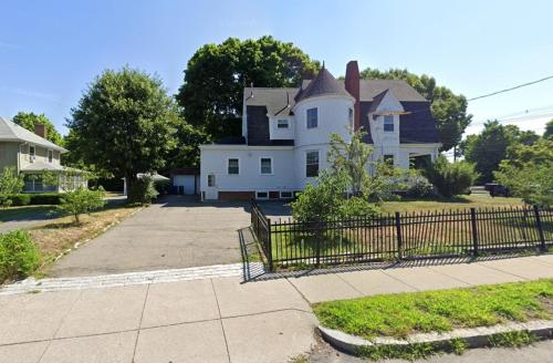 -No42- Elegant Room in a House - 20 min Drive to Downtown & 10 min walk to Commuter Rail at Newton B in Newton (Massachusetts)