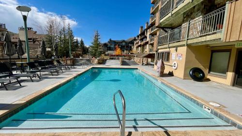 Alpine Getaway - Spacious 2BR & 2BA Near Hiking & Biking, Vail