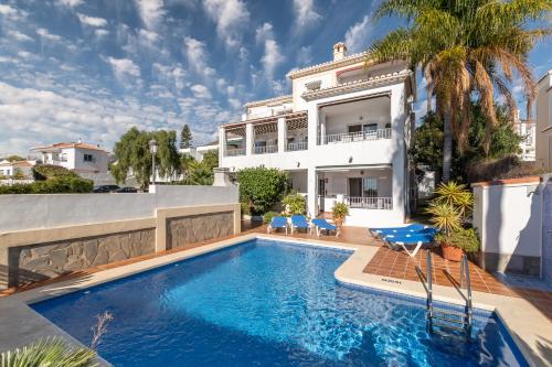 Villa Amapola with privet heated pool