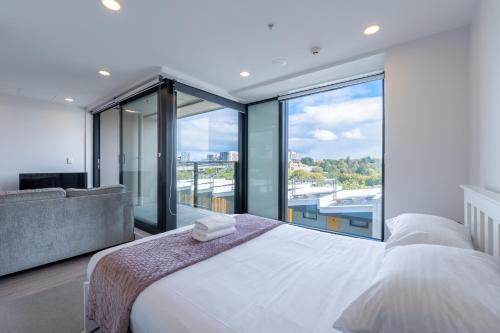 Urban Retreat 1-Bedroom Studio with Balcony, Auckland