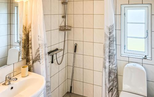 浴室, Holiday Home Bork Hytteby Hemmet Denmark in 海默特