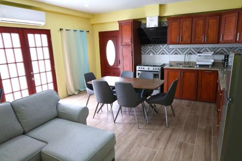 Rose Heights Apartments No 2 in マリスレ