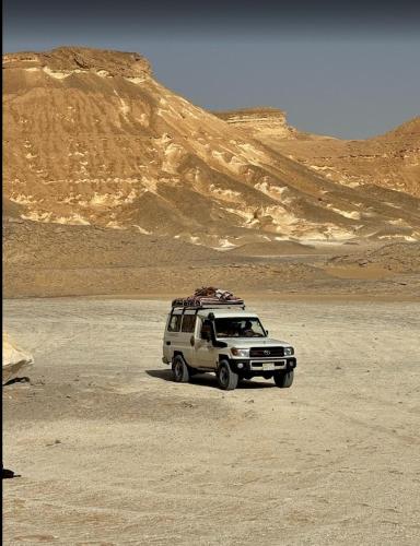 Black and White Desert 4X4 Jeep Tour and Camping in Farafra