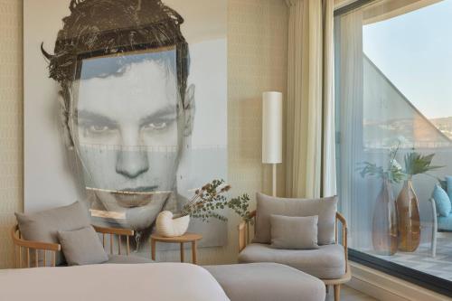 room detail thumbnail 1