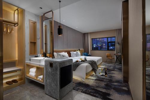 room detail thumbnail 0