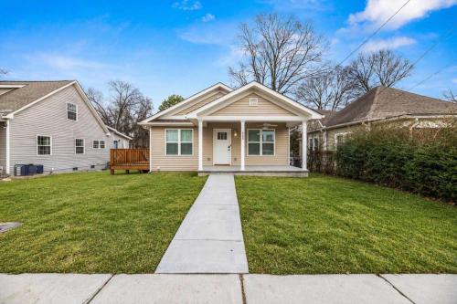 Harvey House - Stand Alone Home Min To Campus in Knoxville, USA