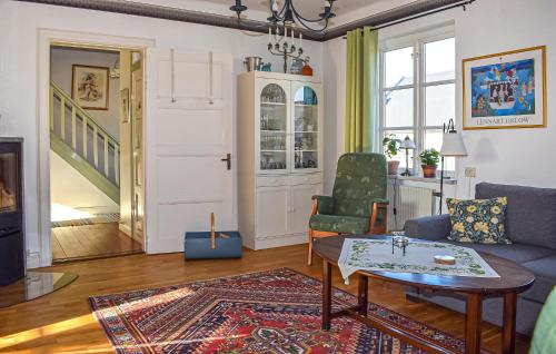 Cozy Home In Brantevik With House Sea View in Viarp