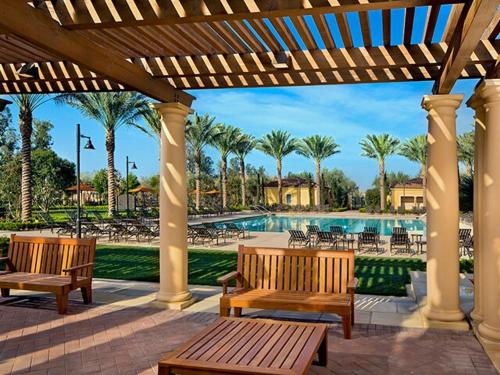 Swimming pool, Cozy n quiet home next to GP Ice Rink for a family in East Irvine