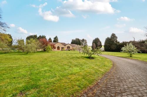 Manor House - image 11