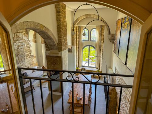 Maison de luxe au coeur du village de Gordes avec bassin intérieur