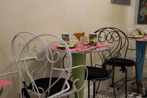 Restaurant, Hotel Amelie in 7th - Tour Eiffel - Invalides