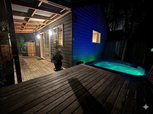 room detail thumbnail 0