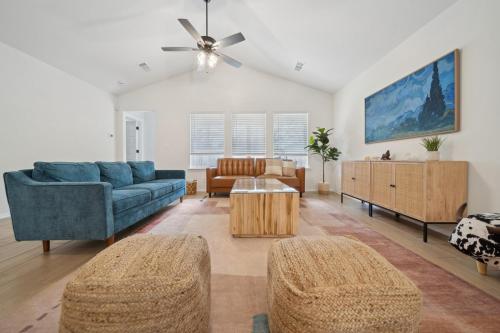 Spacious 4BR with Fire Pit Games Midtown Near TU – khách sạn tại Murdock