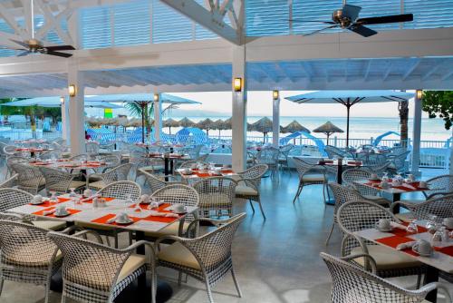 Restaurant, Royal Decameron Cornwall Beach - All Inclusive in Montego Bay