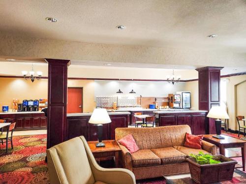Holiday Inn Express Hotel & Suites Terrell by IHG in Terrell, USA