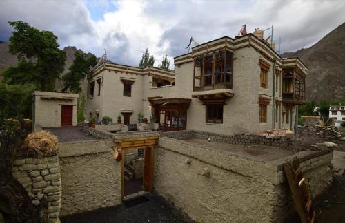 Moljoks Heritage House in Uleytokpo