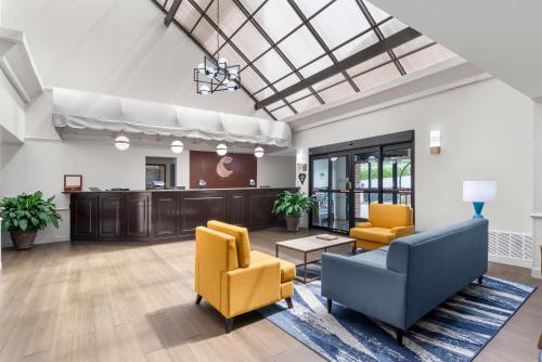 ردهة, كومفورت إن آند سويتس (Comfort Inn and Suites) in Suwanee