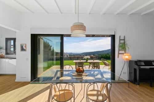 Létesítmények, Opening Doors Casa Laureles - Chic Home PerfectGetaway Amazing views in Argentona