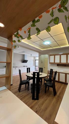Robina Villa by the sea near Bob Burger Kepala Batas