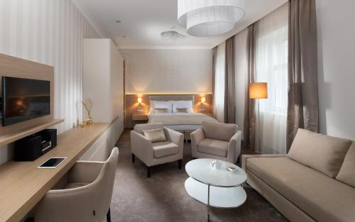 Mamaison Residence Sulekova - image 2