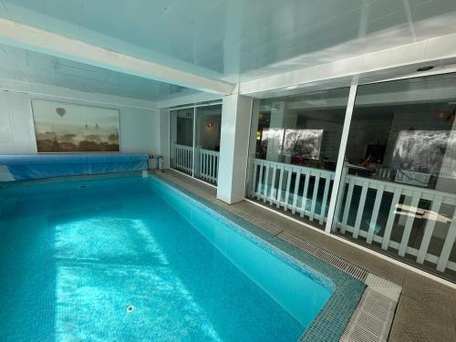 Swimmingpool, Le Clos Nicolas in Eugenie-les-Bains