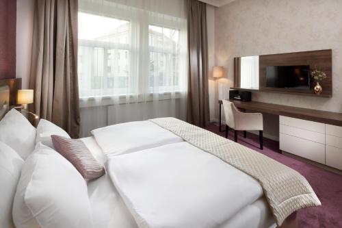 1 queen bed
