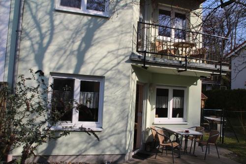2 bedrooms, 3 beds