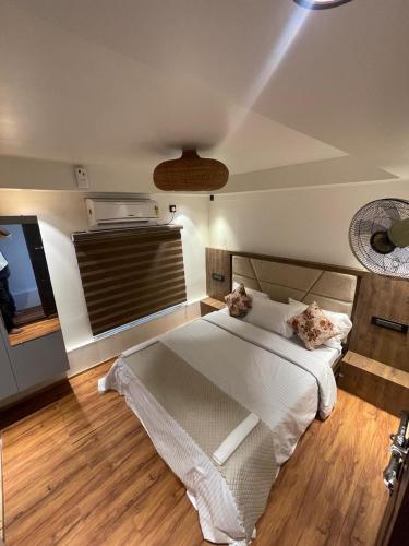 Elagance Premium Houseboats - image 5
