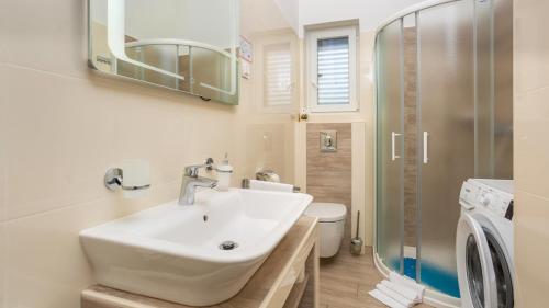 Apartment Estate 1 - Island Krk by Villas Guide - image 5