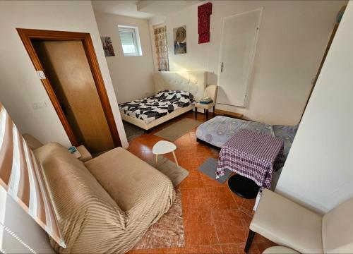 Quadruple Room with Private Bathroom