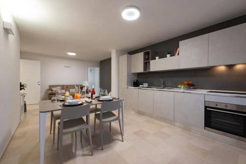 2 bedrooms, 3 beds