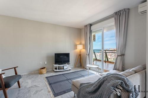 3 Bed Penthouse With Stunning views - image 2