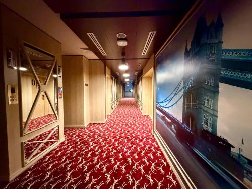 Reflections Hotel - image 12