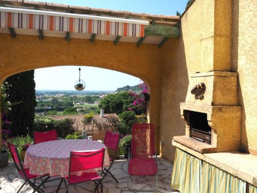 Viesnīcas āriene, Holiday cottage with private terrace, Bellegarde in Bellegarde