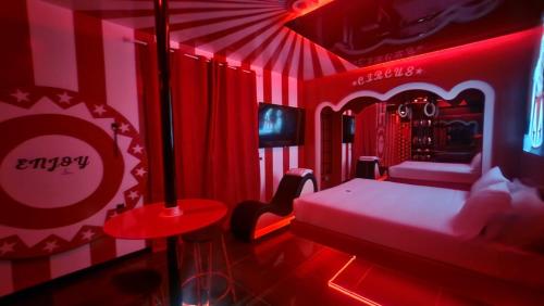 . C rooms - Suite a tema con vasca - Motel Monza