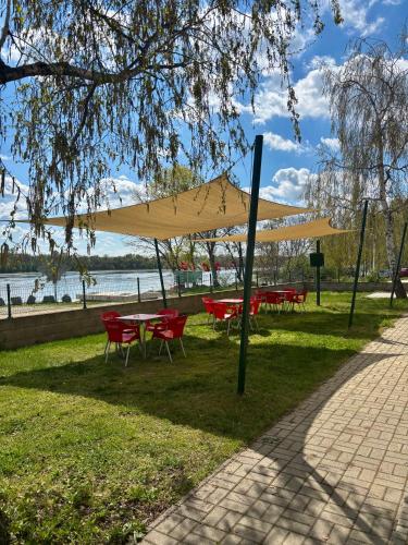 Viza Bisztró és Vendégház (Viza Bisztro es Vendeghaz) in Dunapataja