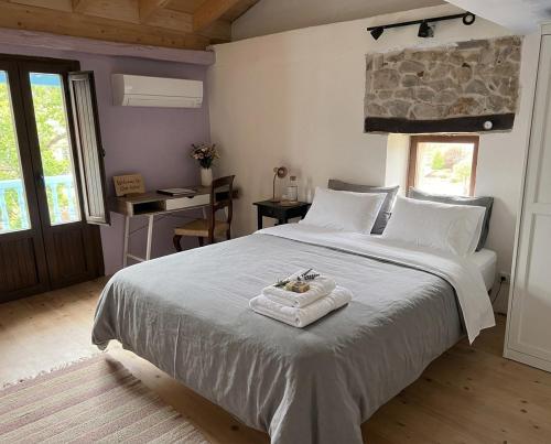 Traditional Casa Azul with Mountain View in La Cavada