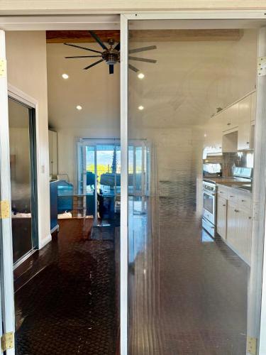 StudioADUGuestHouseVacationRental Pool View Private Gated Estate Female Short-LongTerm Un-Furnished Encino Hills 405-101 off Sepulveda Sherman Oaks Border in Los Angeles, USA