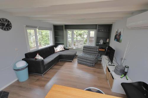 Gezellig chalet met openbaar zwembad op de Veluwe! in บอสเคบีด เฮินเดอร์โล
