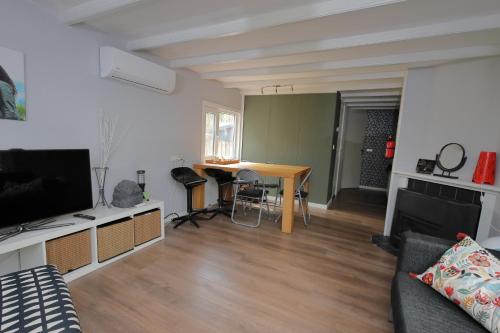 Gezellig chalet met openbaar zwembad op de Veluwe! in บอสเคบีด เฮินเดอร์โล