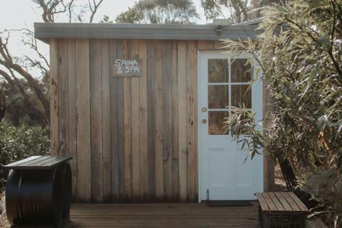 Pine Cottage in Dennes Point