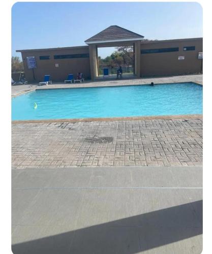 Colbeck sunshine oasis in Old Harbour