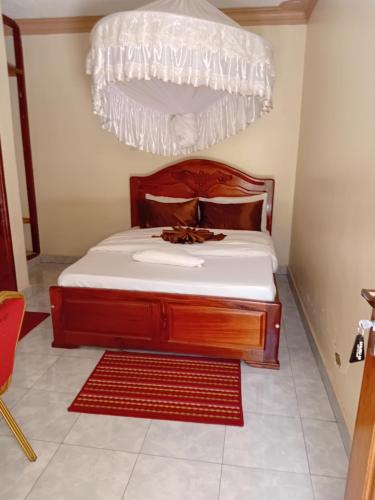 Uhuru 50 Hotel in Kasese