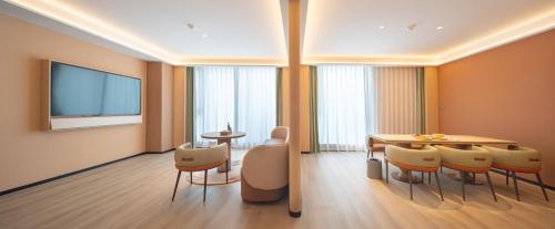Leston Hotel - image 5