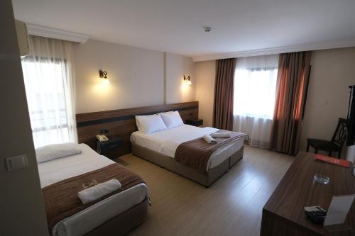 Üstün Hotel Alsancak - Hôtel - Izmir