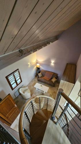 Nuit au milieu des champs gîte à louer Montcony