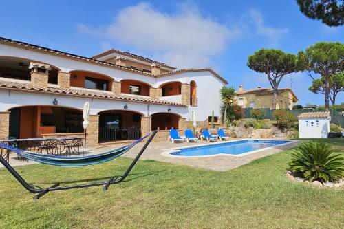 Villa Bienestar with private pool, 4 bedrooms