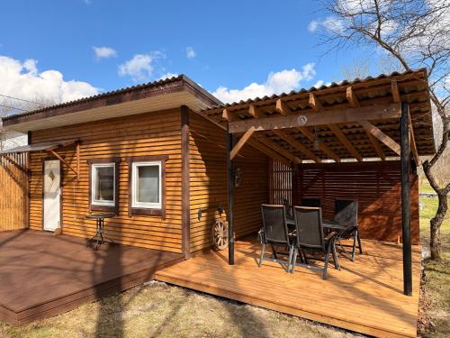 Katase Tiny House, Secluded Beachfront Cabin on Lake Peipus in Kauksi