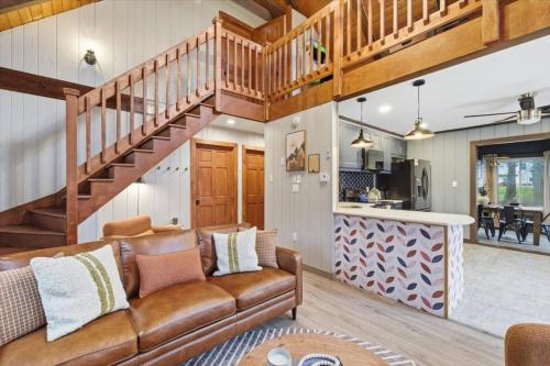 köök, Designer Cozy with Hot Tub, Fire Pit & Game Room! in Tobyhanna Township (PA)